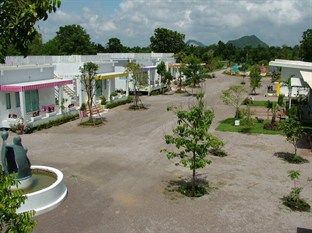 Lake Scene Resort Ratchaburi Екстериор снимка