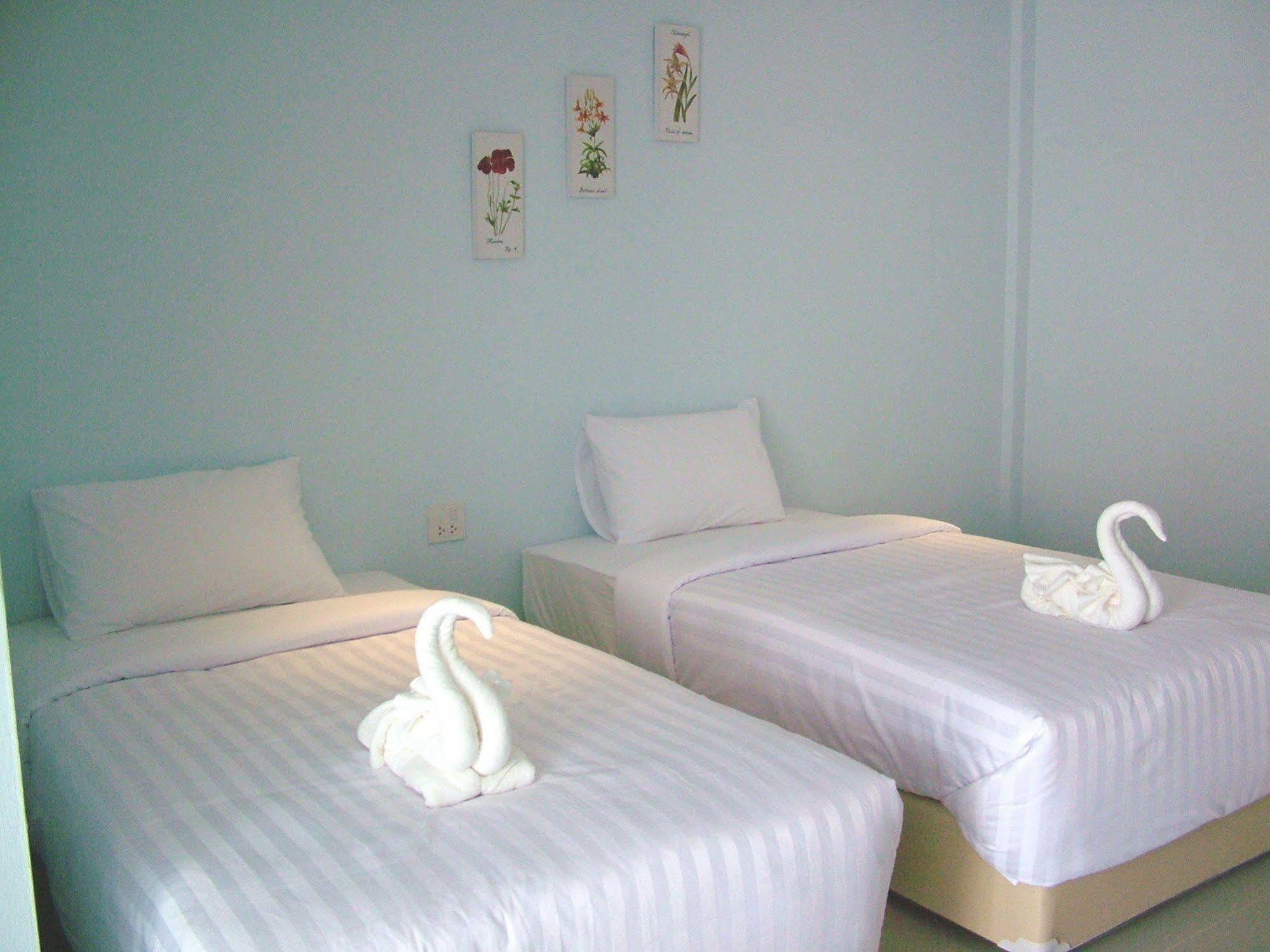 Lake Scene Resort Ratchaburi Екстериор снимка